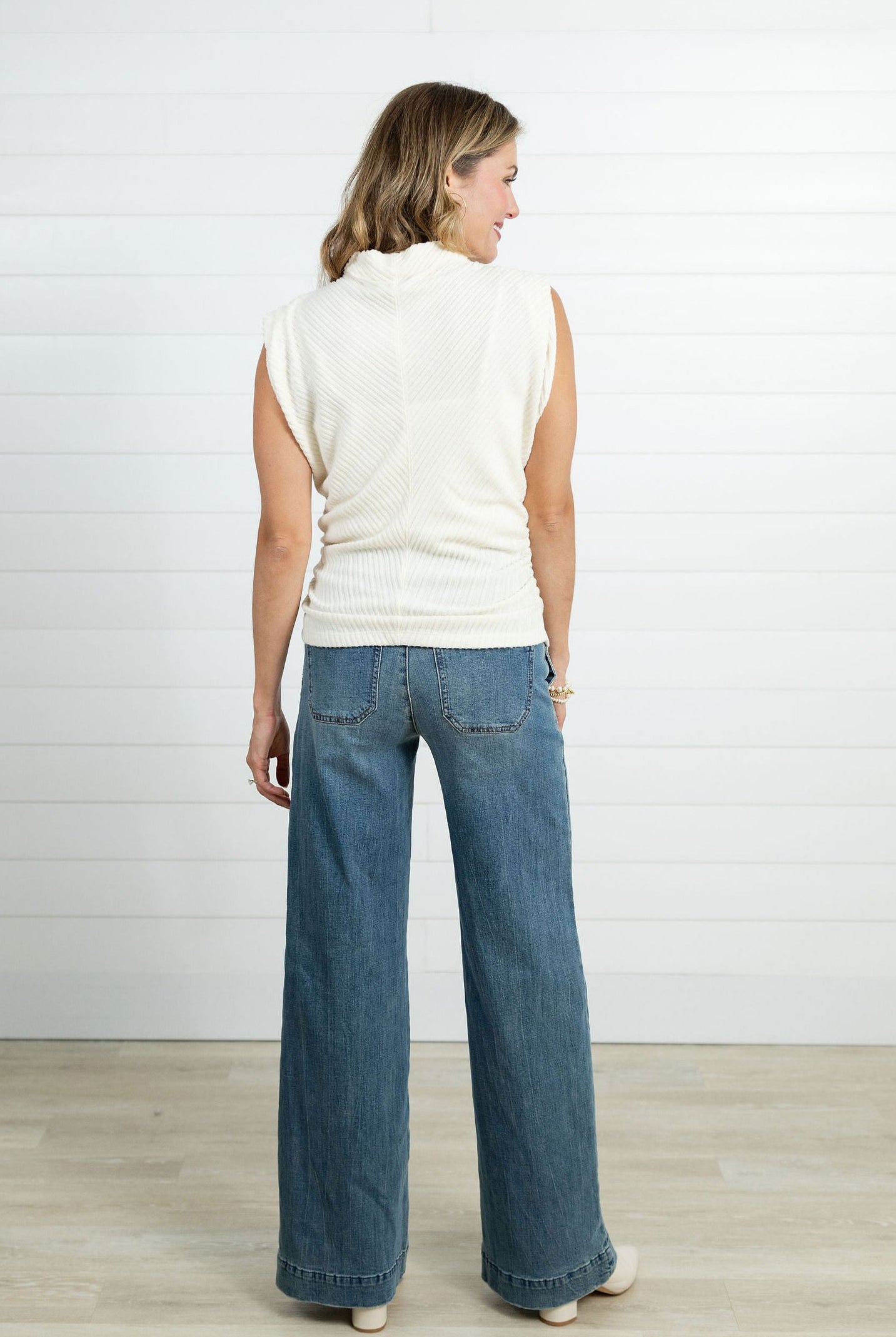 Back view Mac and Me Porkchop Pocket Wide Leg Jeans in medium blue