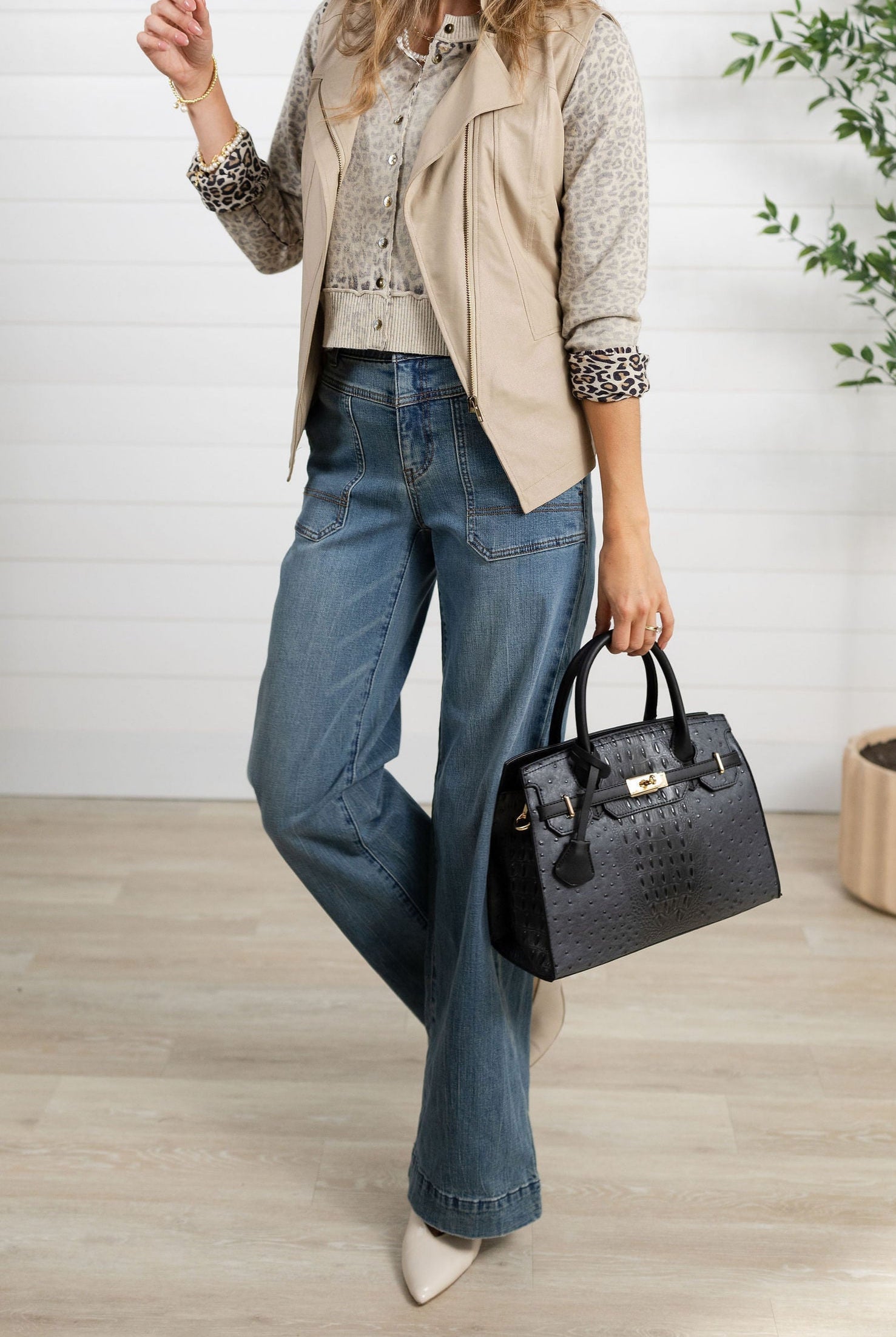 Front view Mac and Me Porkchop Pocket Wide Leg Jeans in medium blue carrying our black sachel