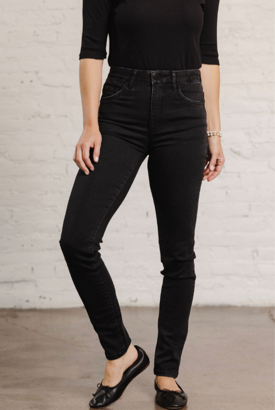 Mac and Me Skyrise Skinny Jeans in black with high-rise fit and flattering silhouette