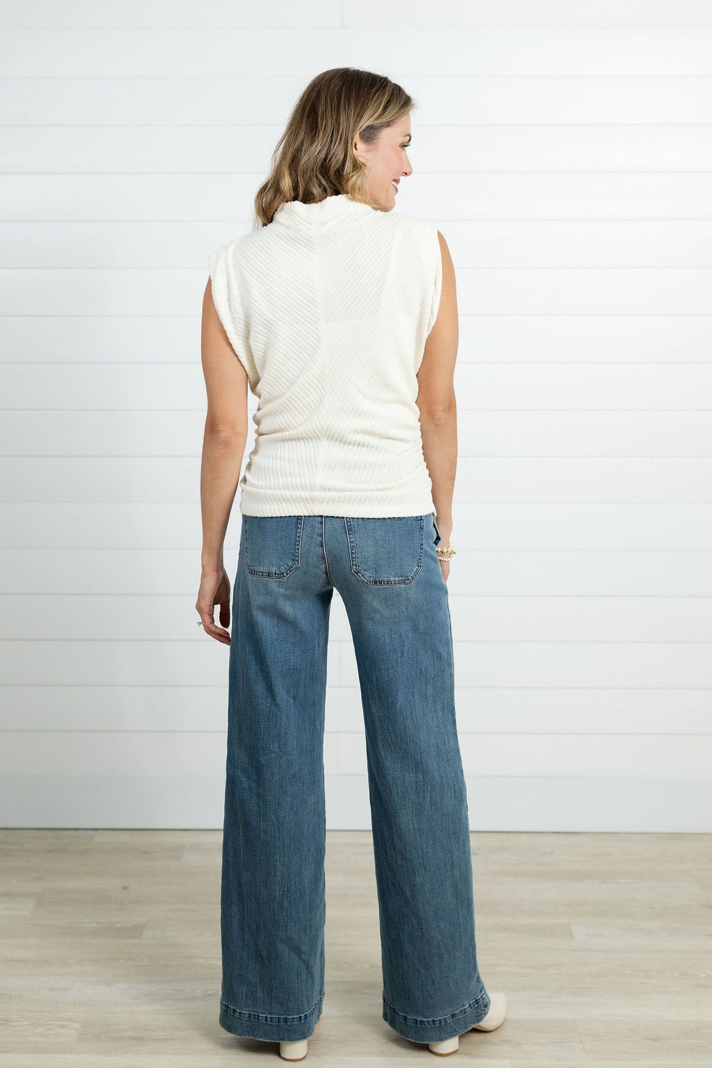 Back view Mac and Me Porkchop Pocket Wide Leg Jeans in medium blue