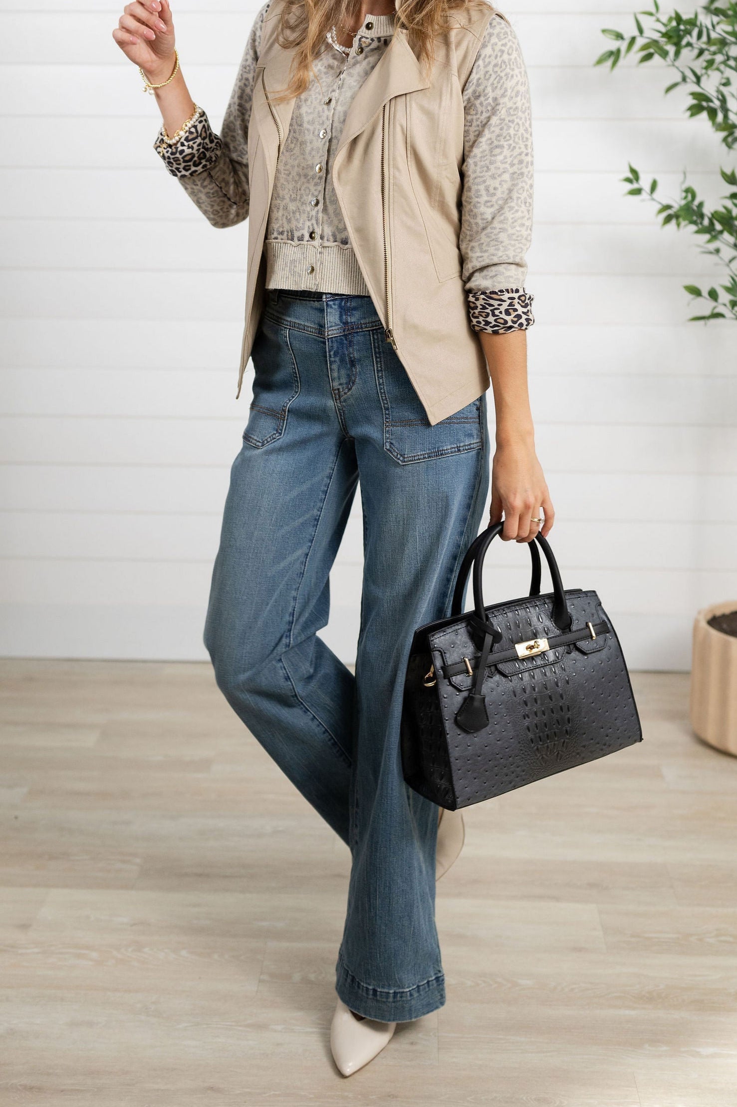 Front view Mac and Me Porkchop Pocket Wide Leg Jeans in medium blue carrying our black sachel