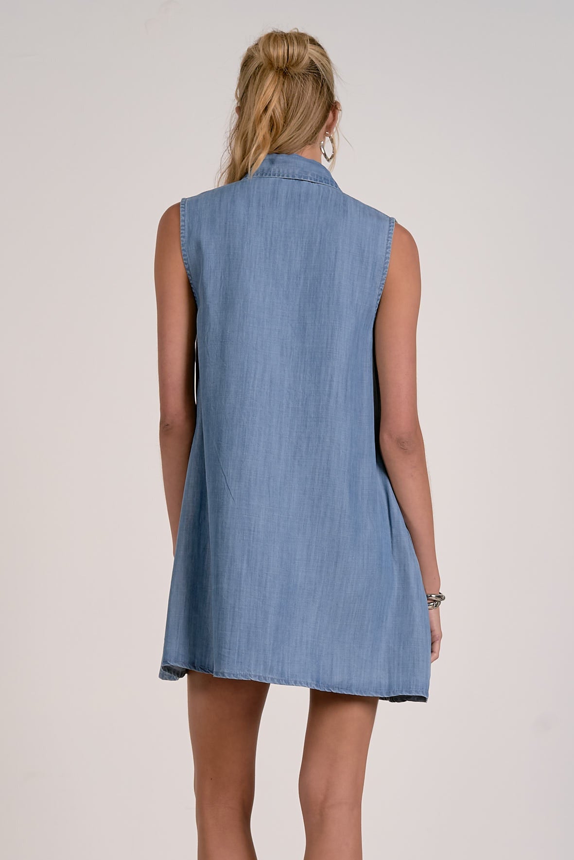 back of denim wash sleeveless shirt dress women casual summer outfit