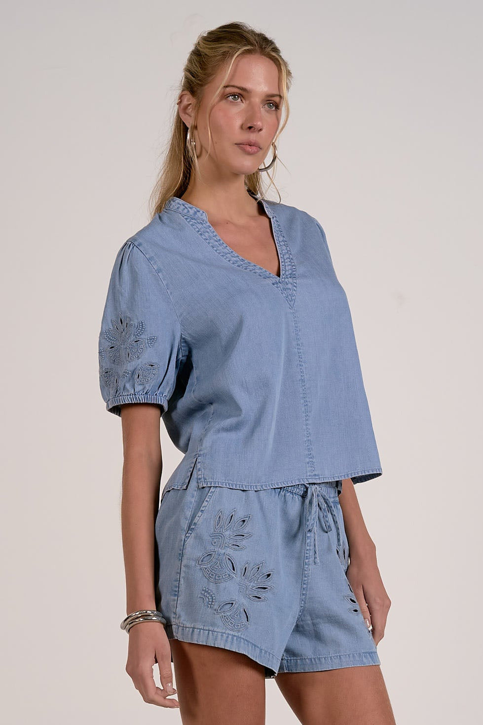 side of denim blue chambray top short sleeve casual everyday outfit women